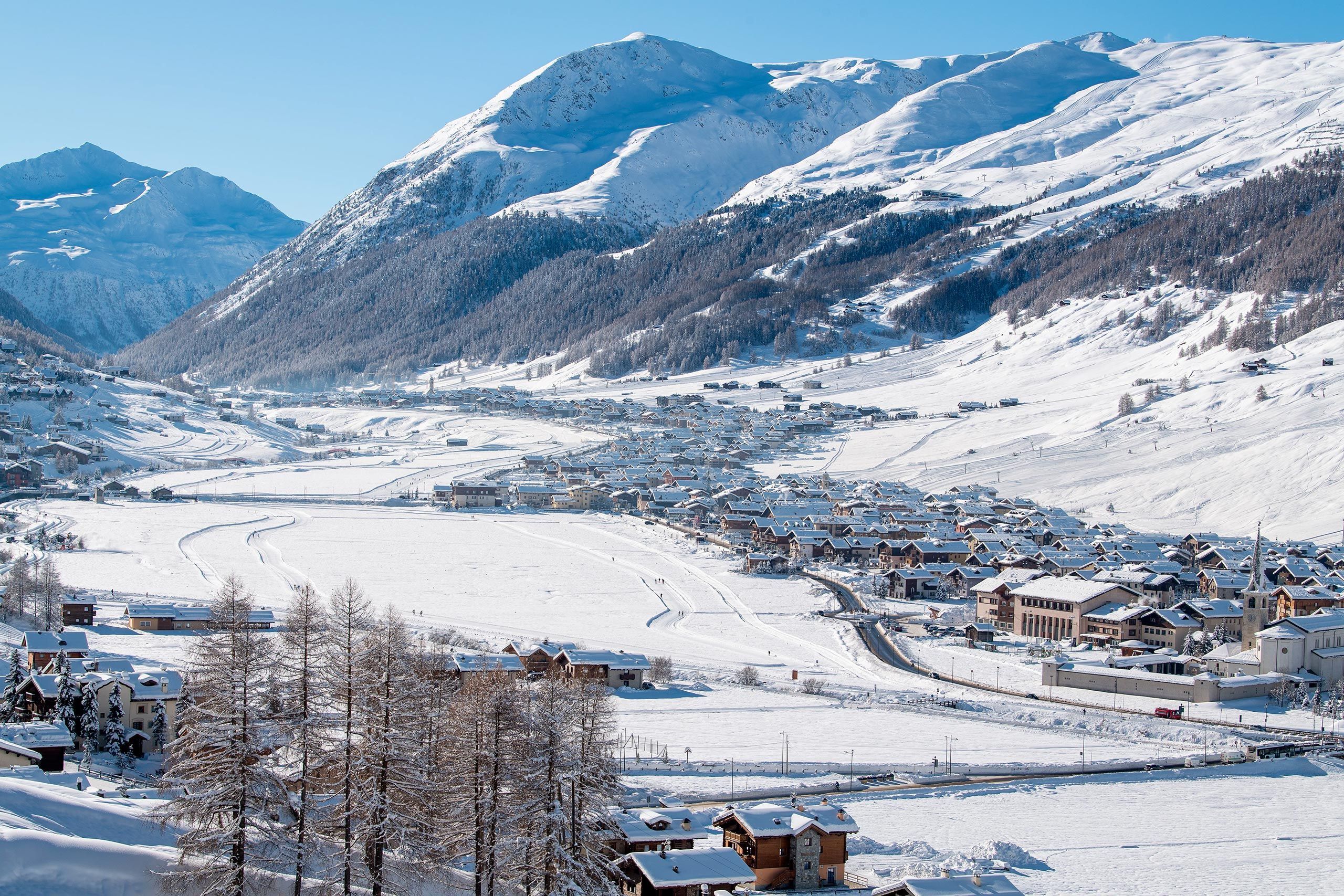 Skiing in Livigno in February: Snow Conditions, Weather & Travel Tips